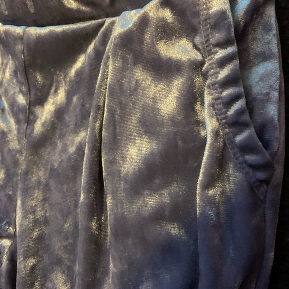 2pc velvet set - size 5 - Picture 2 of 3